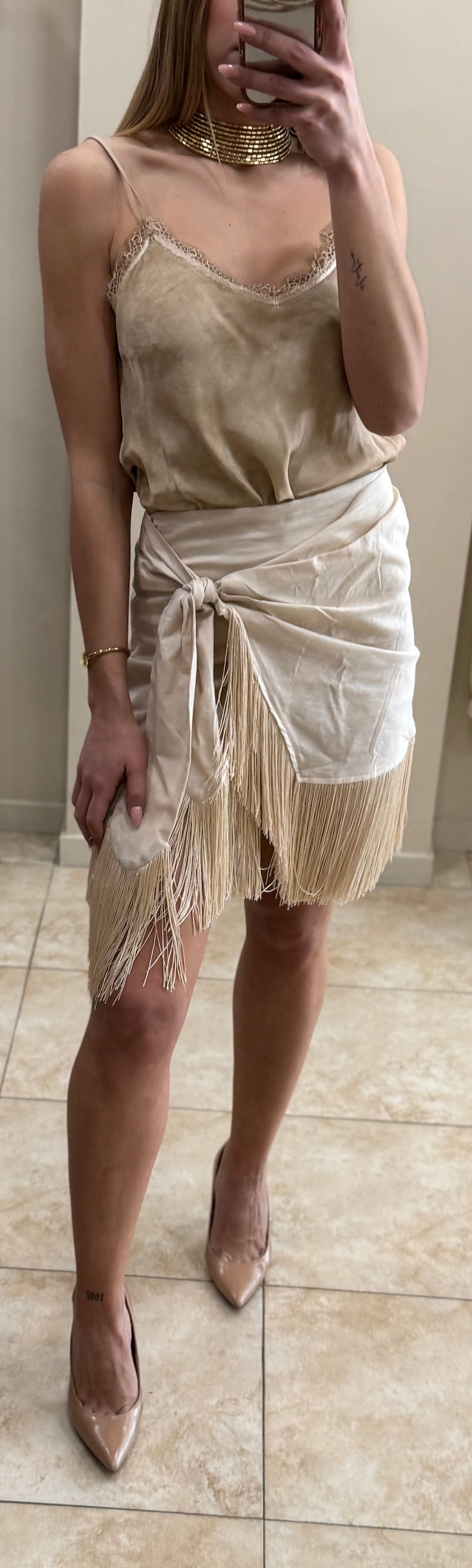 Mini falda flecos beige
