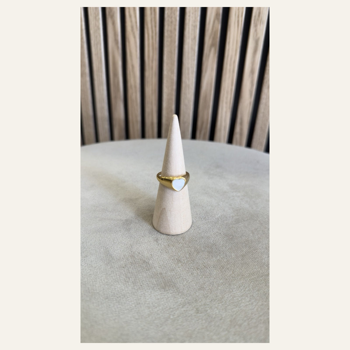 Anillo corazón nácar