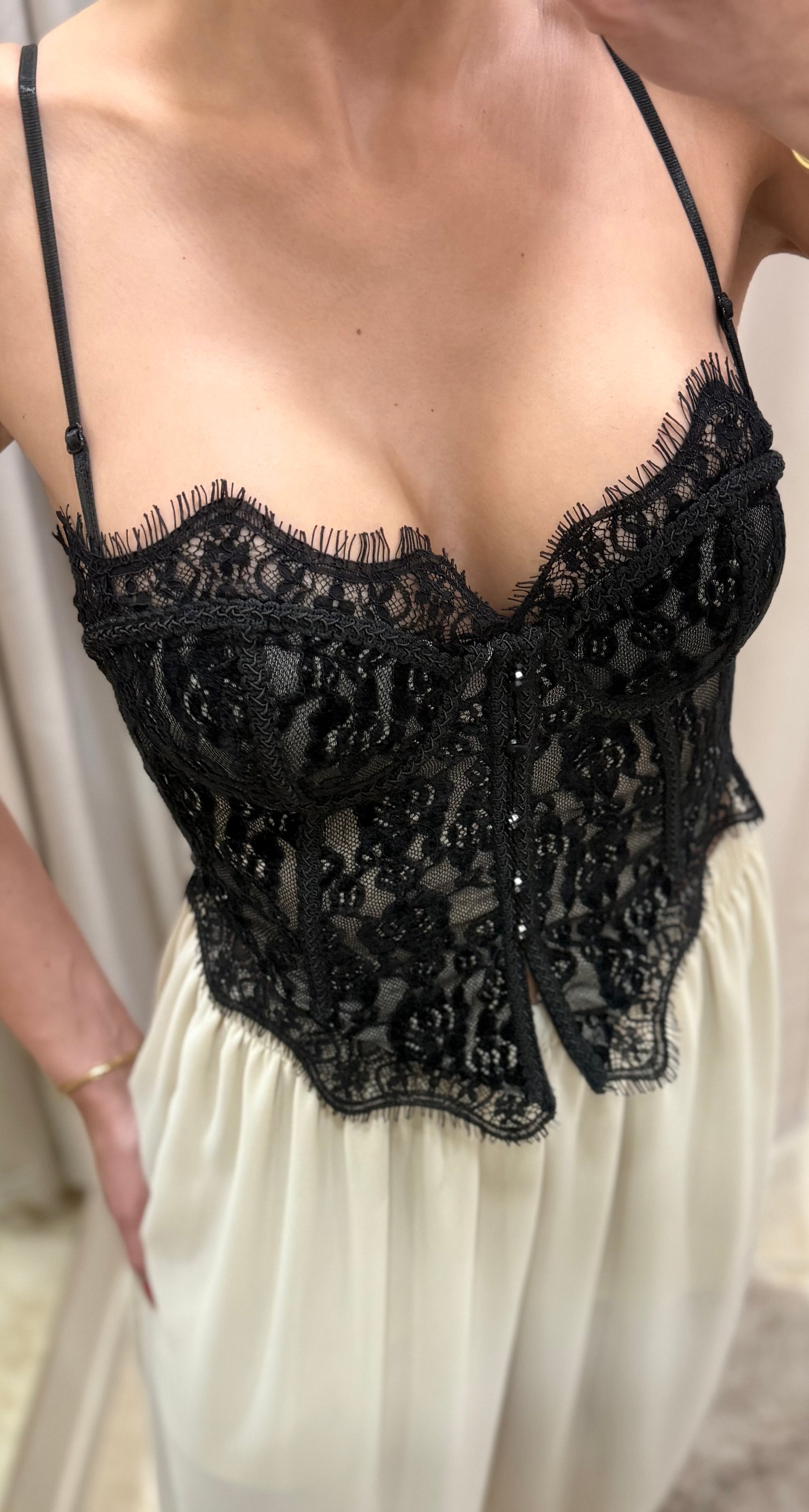 Corset encaje bordado