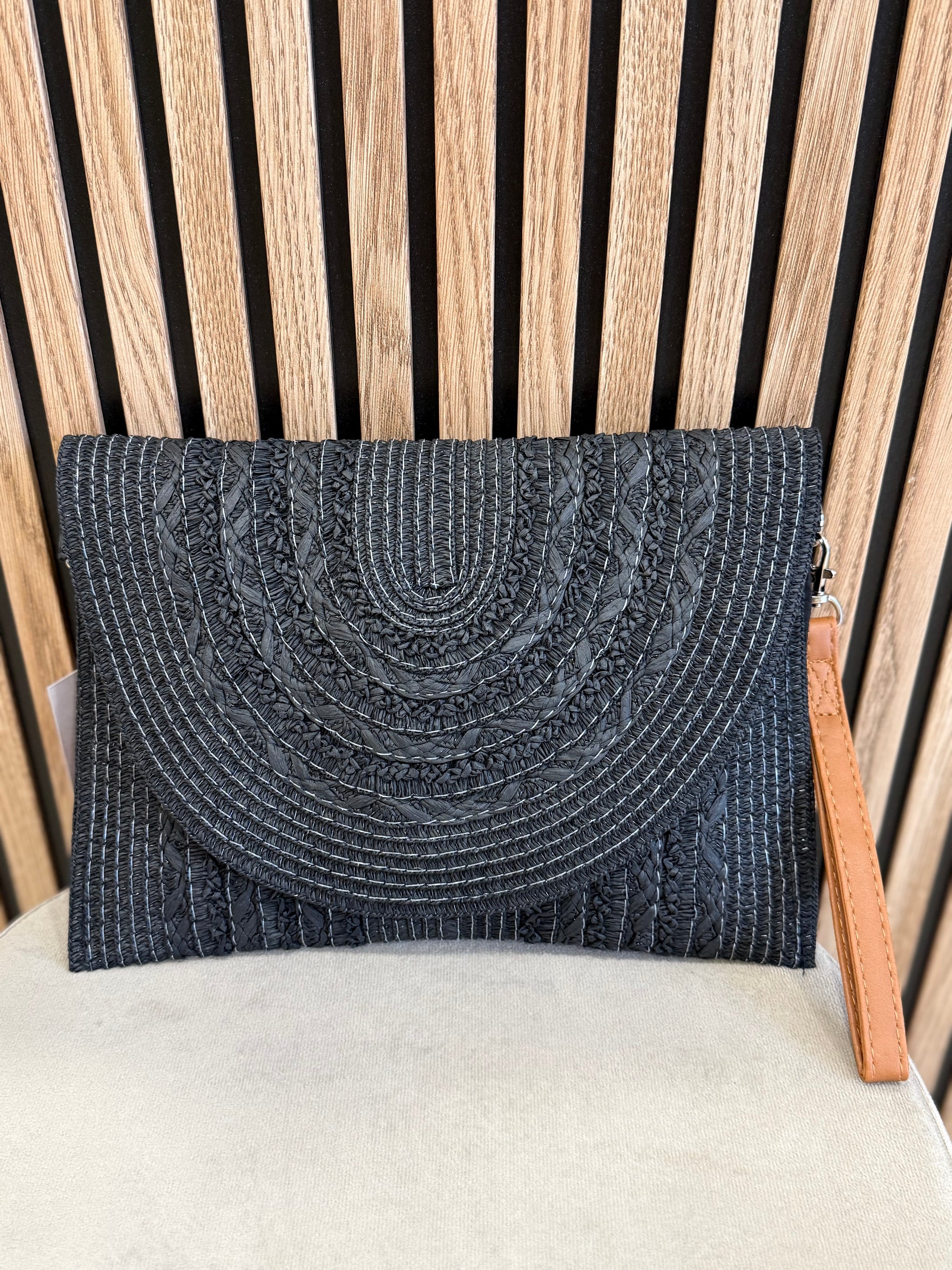 Cartera rafia negra