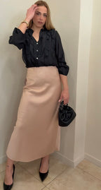 Falda midi satinada