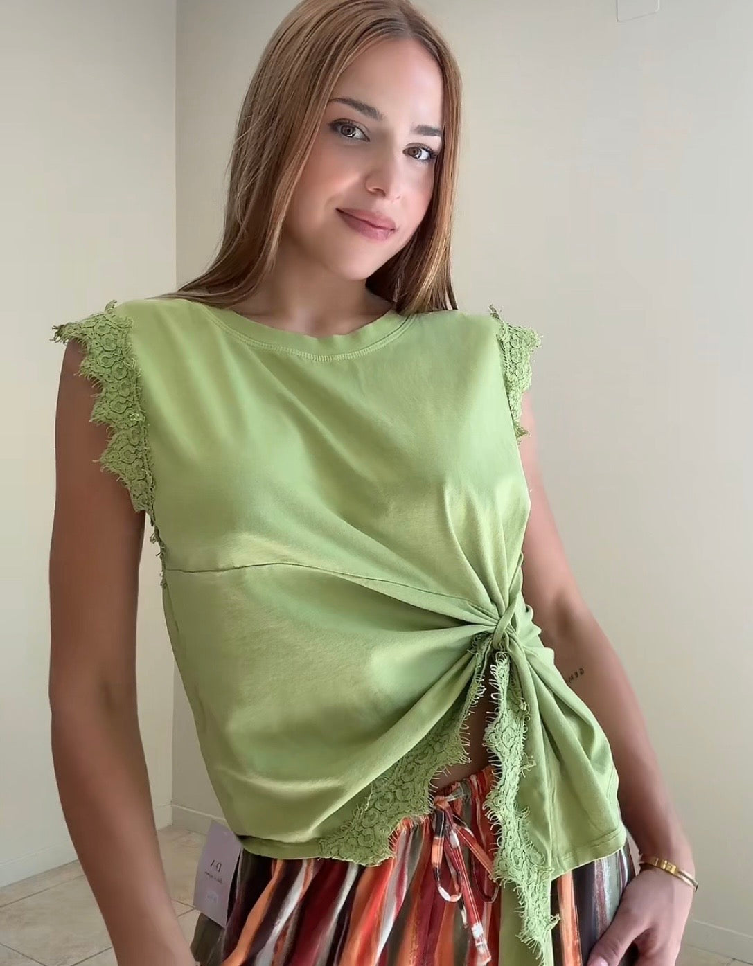 Camiseta nudo encaje