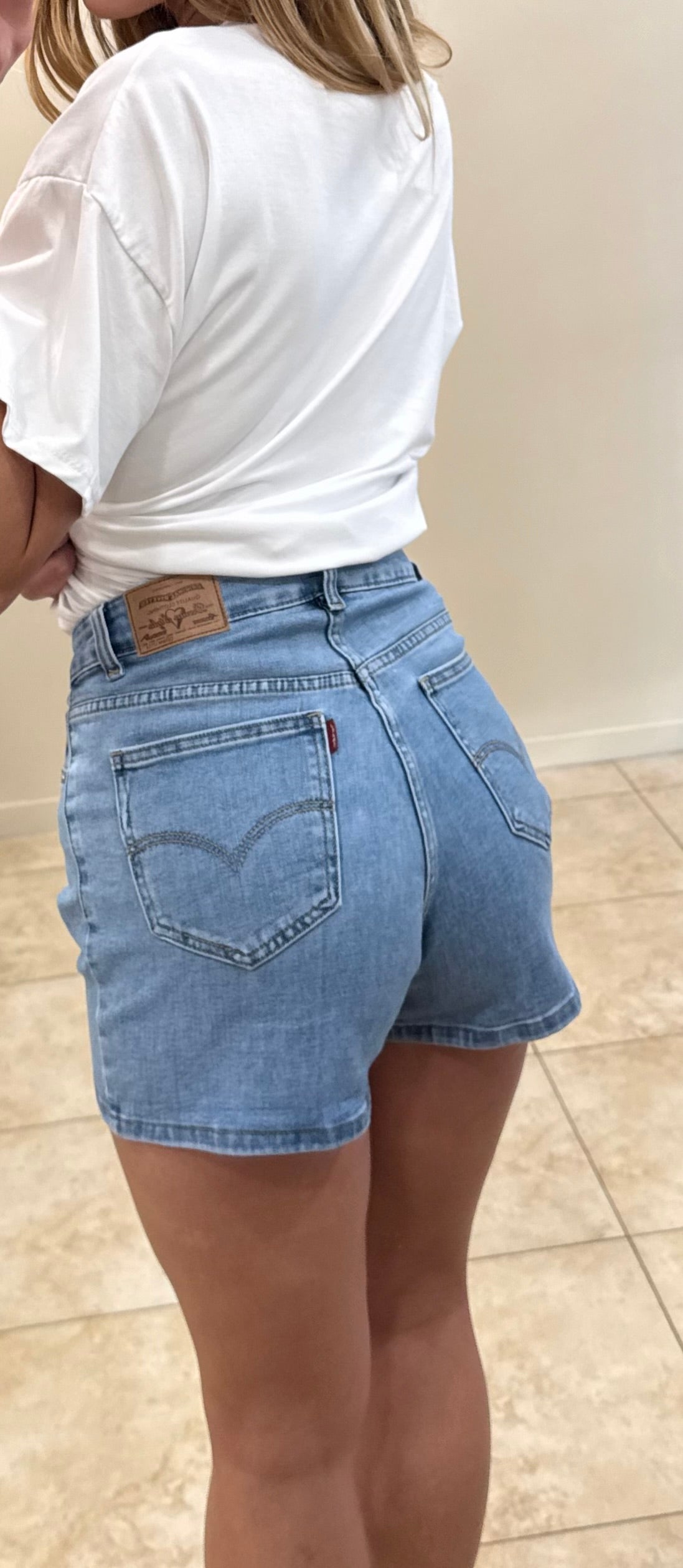 Short Levis