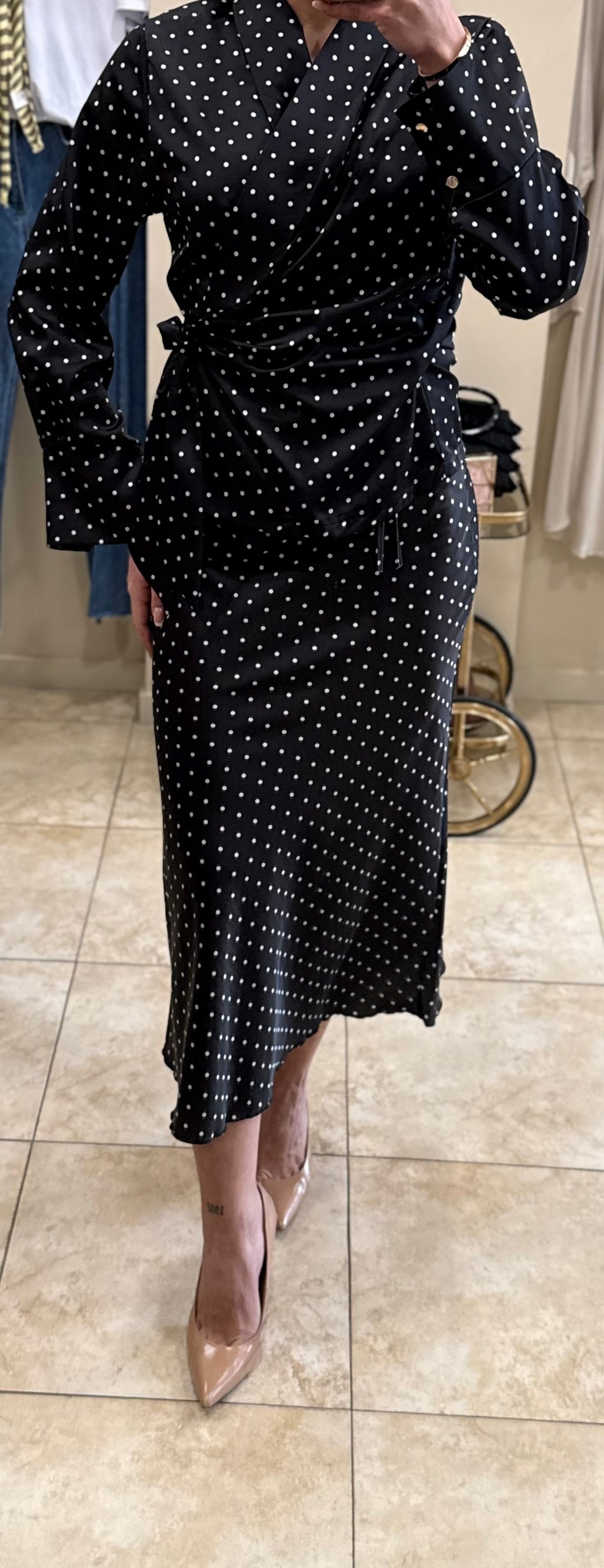Falda midi lunares