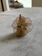 Anillo flor brillo