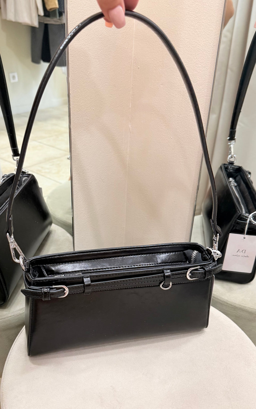 Bolso rígido negro