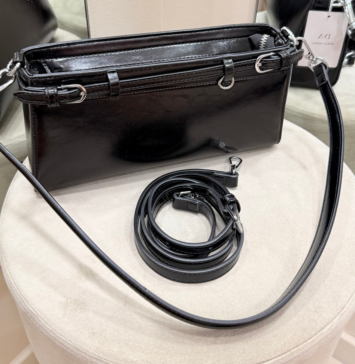 Bolso rígido negro
