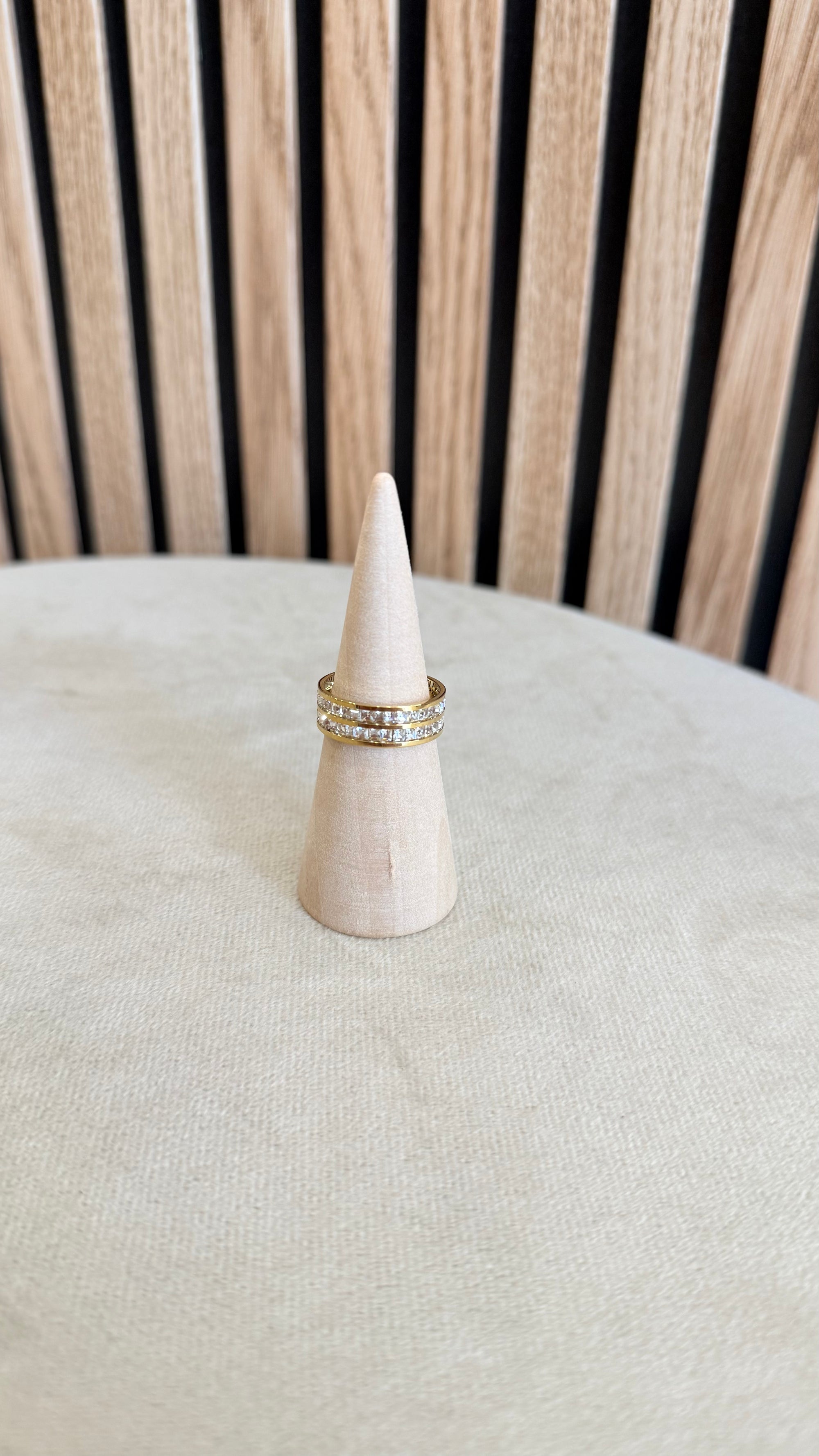 Anillo brillos cuadrados dos