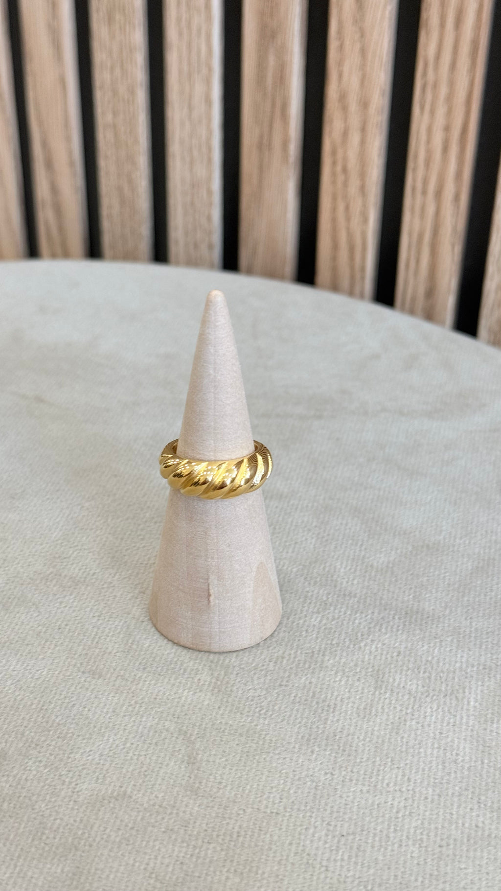 Anillo rizado