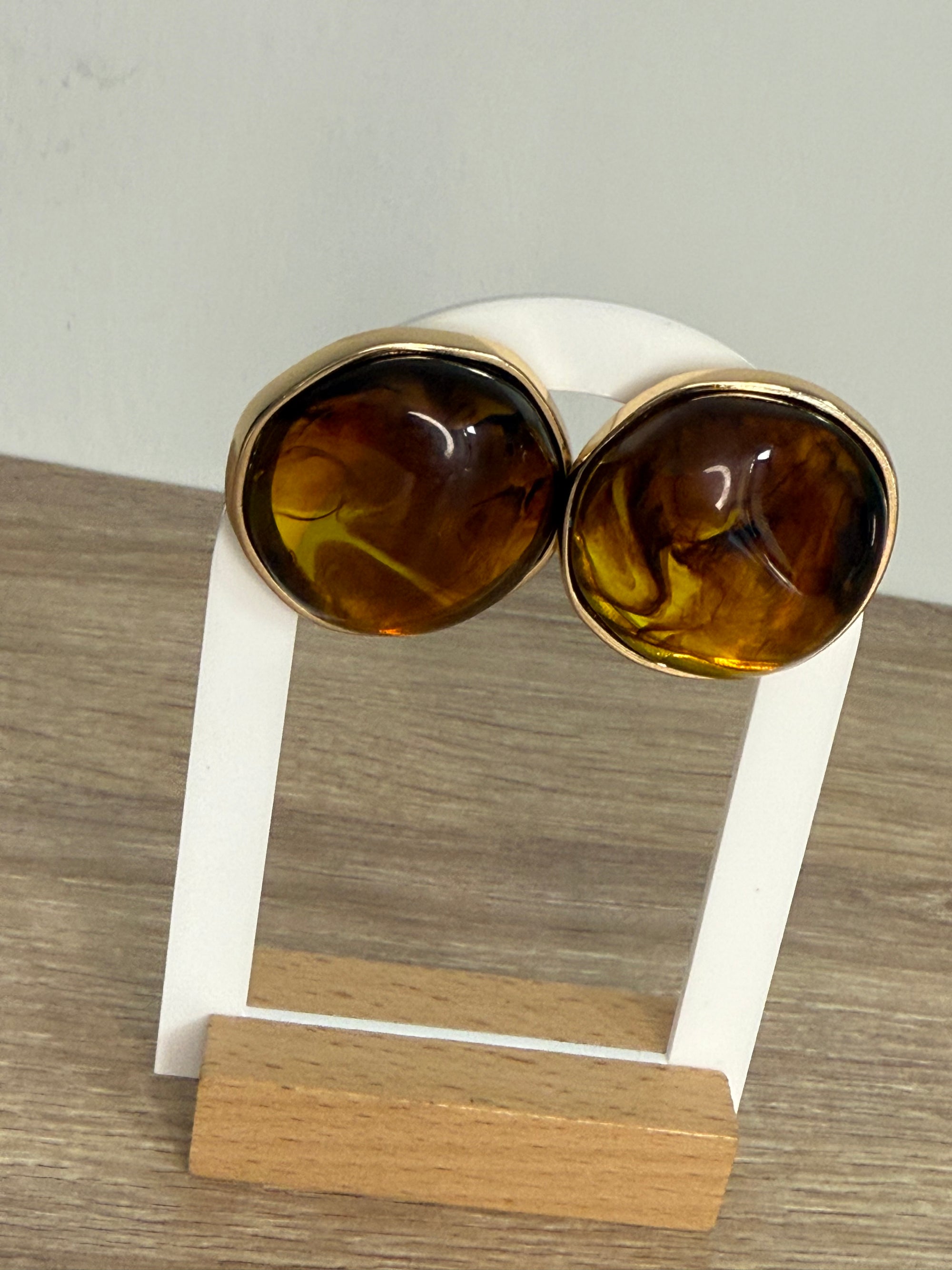 Pendientes ÓRBITA carey